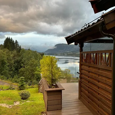 Сasa de vacaciones Voss Waterfront - Huge Terrace & Lake Views *